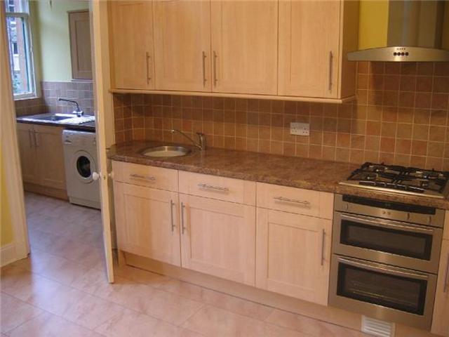  Image of 2 bedroom Flat to rent in Naseby Avenue Glasgow G11 at Broomhill Glasgow Glasgow, G11 7JQ