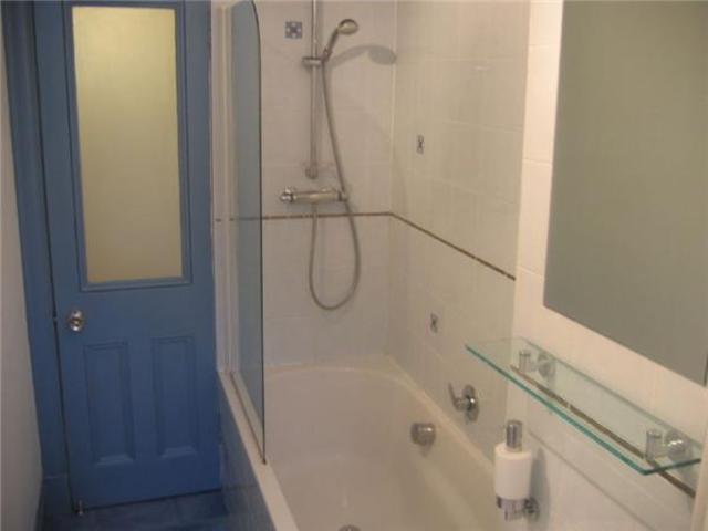  Image of 2 bedroom Flat to rent in Naseby Avenue Glasgow G11 at Broomhill Glasgow Glasgow, G11 7JQ