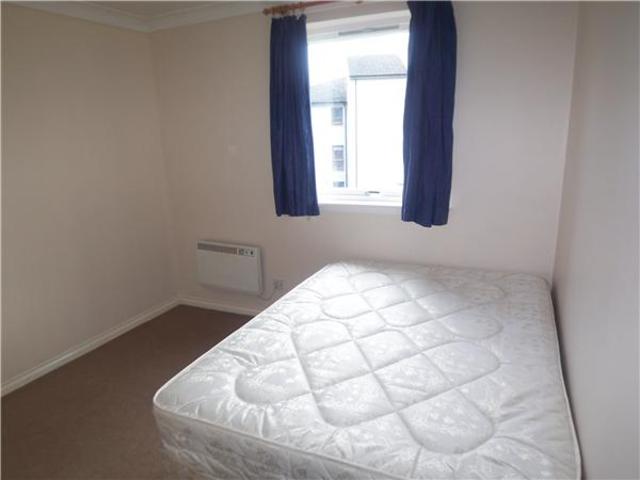  Image of 2 bedroom Flat to rent in Neilston Road Paisley PA2 at Paisley Renfrewshire Renfrewshire, PA2 6LL