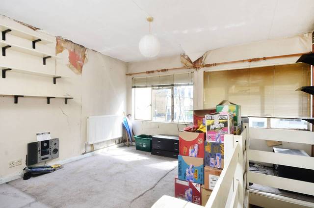  Image of 2 bedroom Flat for sale in Nevill Road London N16 at Nevill Road  Stoke Newington, N16 8SH