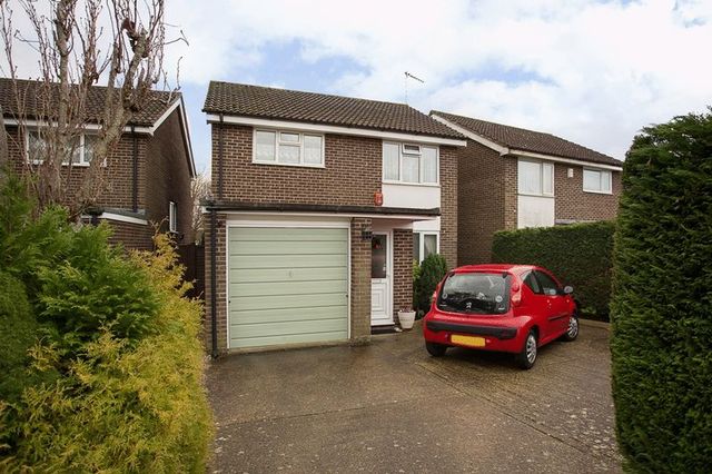  Image of 3 bedroom Detached house for sale in Neville Gardens Emsworth PO10 at Neville Gardens  Emsworth, PO10 7XZ