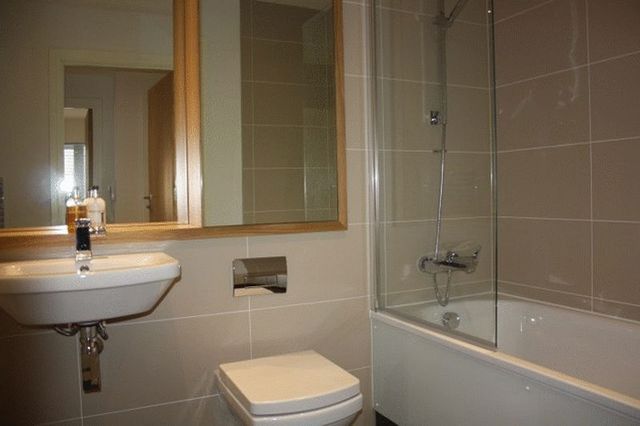  Image of 2 bedroom Flat to rent in Dowells Street London SE10 at New Capital Quay, Greenwich, London  London, SE10 9FQ