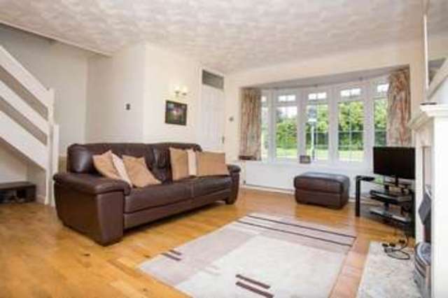  Image of 3 bedroom Detached house for sale in New Cut Hayling Island PO11 at New Cut  Hayling Island, PO11 0NB