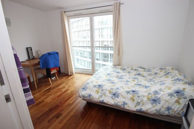  Image of Flat to rent in Fairmont Avenue London E14 at Fairmont Avenue  London, E14 9PW