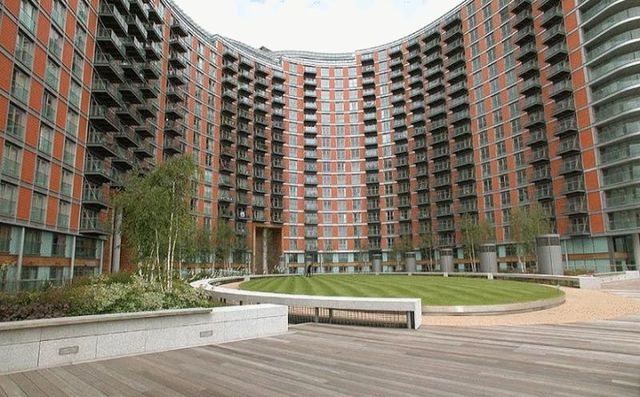  Image of Flat to rent in Fairmont Avenue London E14 at Fairmont Avenue  London, E14 9PW