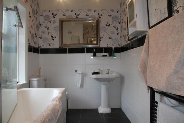  Image of 4 bedroom Detached house for sale in New Road Side Rawdon Leeds LS19 at Rawdon Leeds Rawdon, LS19 6HN