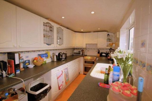  Image of 4 bedroom Semi-Detached house to rent in New Road Hillingdon Uxbridge UB8 at New Road  Uxbridge, UB8 3DX