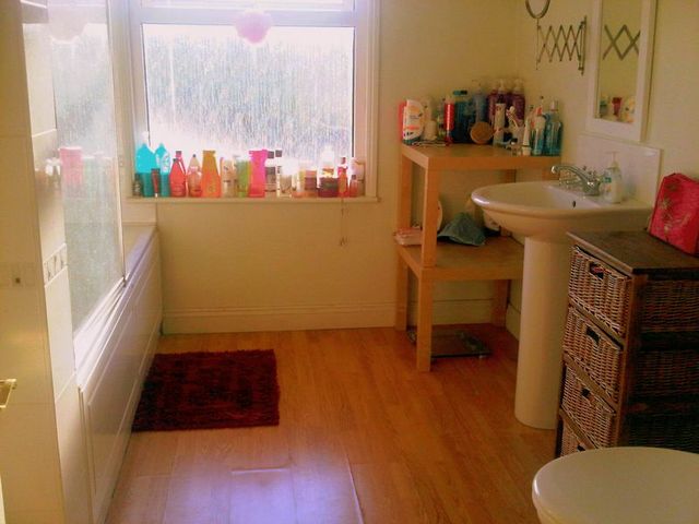  Image of 4 bedroom Semi-Detached house to rent in New Road Hillingdon Uxbridge UB8 at New Road  Uxbridge, UB8 3DX