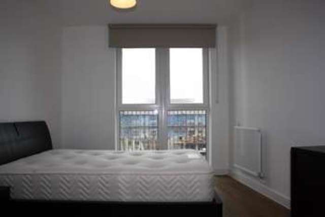  Image of 1 bedroom Flat for sale in Whitestone Way Croydon CR0 at Royal Crescent  Croydon, CR0 4WG