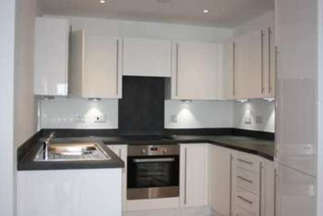  Image of 1 bedroom Flat for sale in Whitestone Way Croydon CR0 at Royal Crescent  Croydon, CR0 4WG