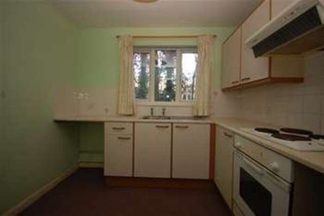  Image of 1 bedroom Flat to rent in New Town Uckfield TN22 at Uckfield, TN22 5DJ