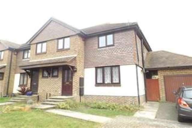  Image of 4 bedroom Semi-Detached house to rent in Vicarage Close Newhaven BN9 at Newhaven, BN9 0RF
