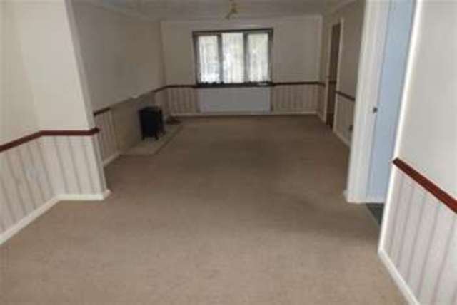  Image of 4 bedroom Semi-Detached house to rent in Vicarage Close Newhaven BN9 at Newhaven, BN9 0RF