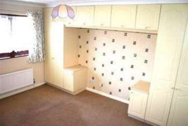  Image of 4 bedroom Semi-Detached house to rent in Vicarage Close Newhaven BN9 at Newhaven, BN9 0RF