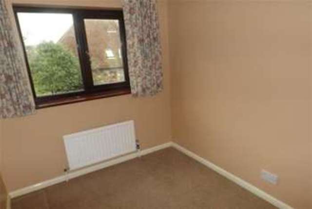  Image of 4 bedroom Semi-Detached house to rent in Vicarage Close Newhaven BN9 at Newhaven, BN9 0RF