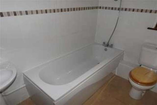  Image of 4 bedroom Semi-Detached house to rent in Vicarage Close Newhaven BN9 at Newhaven, BN9 0RF