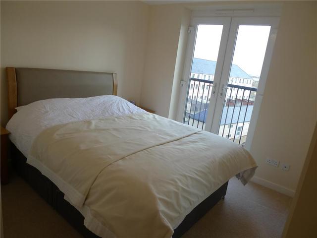  Image of 2 bedroom Flat to rent in Newhaven Place Edinburgh EH6 at Leith Edinburgh Edinburgh, EH6 4TG