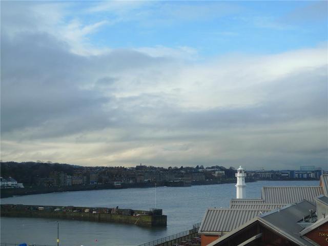  Image of 2 bedroom Flat to rent in Newhaven Place Edinburgh EH6 at Leith Edinburgh Edinburgh, EH6 4TG