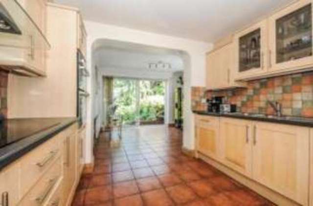 Image of 4 bedroom Detached house for sale in Newlands Road Woodford Green IG8 at Woodford Green  Woodford Green, IG8 0RU