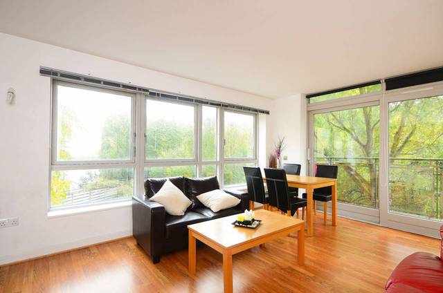 Image of 3 bedroom Flat for sale in West Parkside London SE10 at Newton Lodge  Greenwich, SE10 0BA