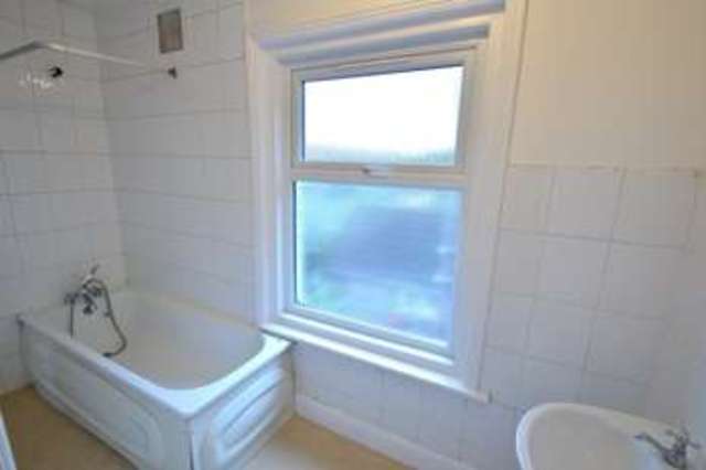 Image of 1 bedroom Flat to rent in Newtown Road Eastleigh SO50 at Eastleigh Hampshire Bishopstoke, SO50 9BW
