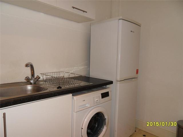  Image of 2 bedroom Flat to rent in Nithsdale Drive Glasgow G41 at Pollokshaws Glasgow Glasgow, G41 2PN