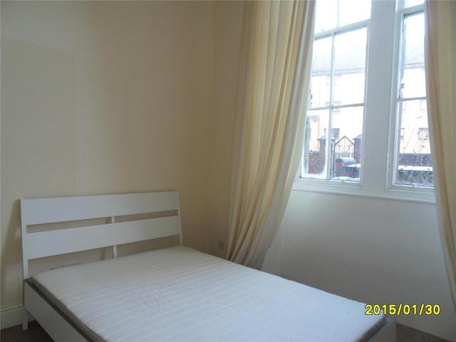 Image of 2 bedroom Flat to rent in Nithsdale Drive Glasgow G41 at Pollokshaws Glasgow Glasgow, G41 2PN