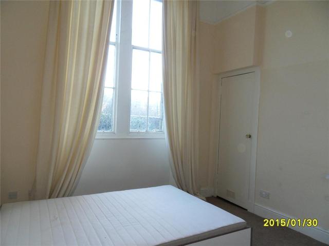  Image of 2 bedroom Flat to rent in Nithsdale Drive Glasgow G41 at Pollokshaws Glasgow Glasgow, G41 2PN