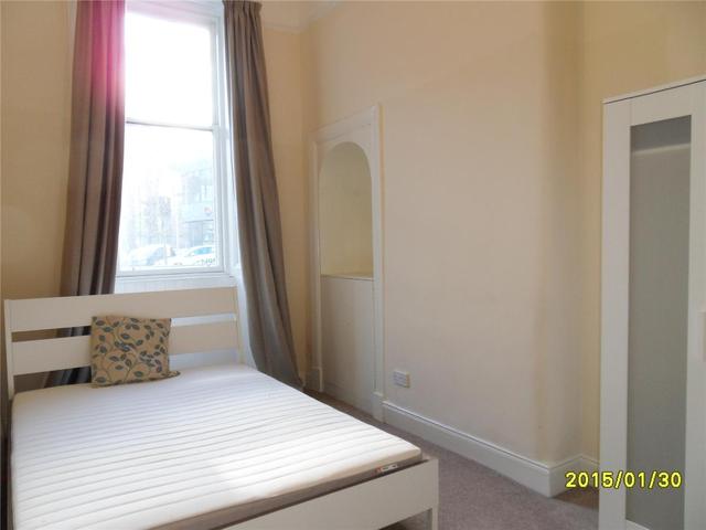  Image of 2 bedroom Flat to rent in Nithsdale Drive Glasgow G41 at Pollokshaws Glasgow Glasgow, G41 2PN