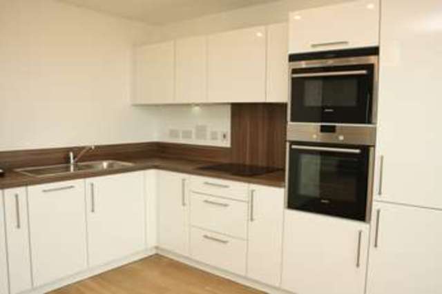  Image of Flat to rent in Jefferson Plaza London E3 at Marner Point  Bow, E3 3QE