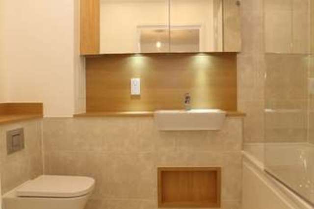  Image of Flat to rent in Jefferson Plaza London E3 at Marner Point  Bow, E3 3QE