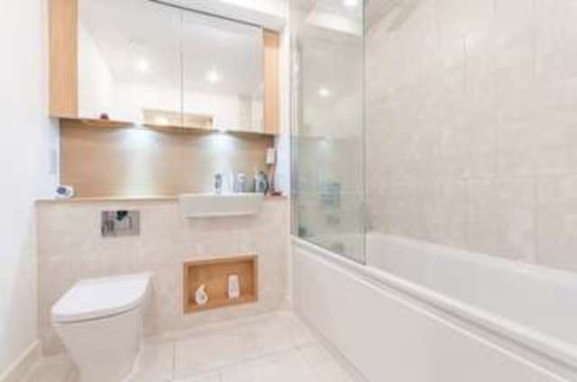  Image of 2 bedroom Flat for sale in Jefferson Plaza London E3 at Marner Point  Bow, E3 3QE