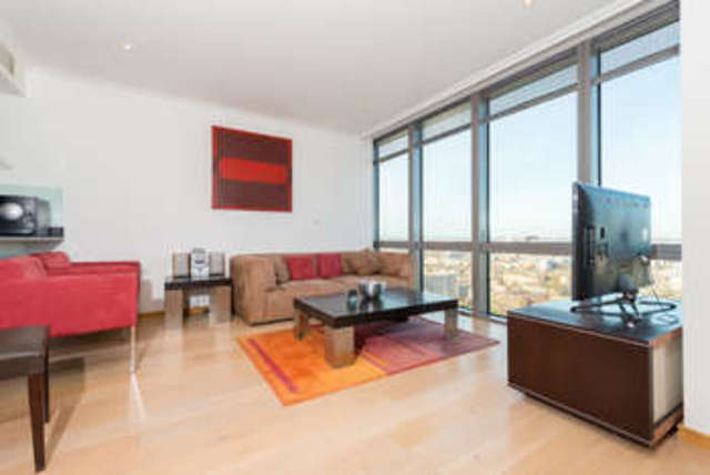  Image of 2 bedroom Flat to rent in Hertsmere Road London E14 at 26 Hertsmere Road  Canary Wharf, E14 4EG