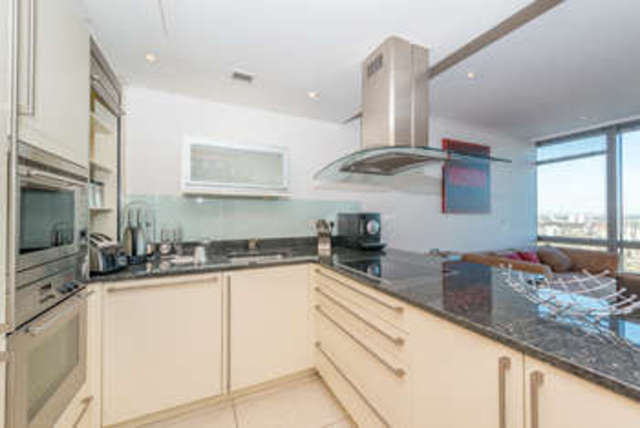  Image of 2 bedroom Flat to rent in Hertsmere Road London E14 at 26 Hertsmere Road  Canary Wharf, E14 4EG