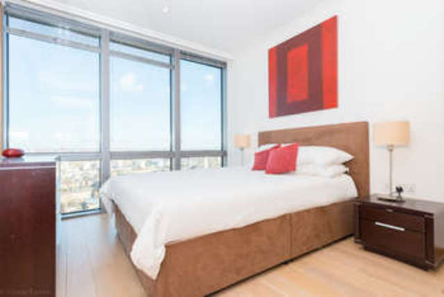  Image of 2 bedroom Flat to rent in Hertsmere Road London E14 at 26 Hertsmere Road  Canary Wharf, E14 4EG