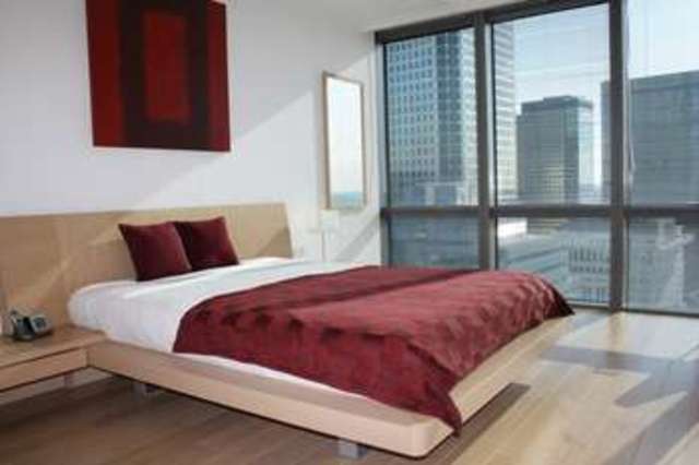  Image of 3 bedroom Flat to rent in Hertsmere Road London E14 at Canary Wharf, E14 4EG