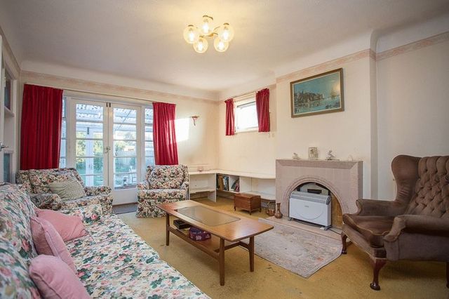  Image of 3 bedroom Detached house for sale in Nore Farm Avenue Emsworth PO10 at Nore Farm Avenue  Emsworth, PO10 7NA