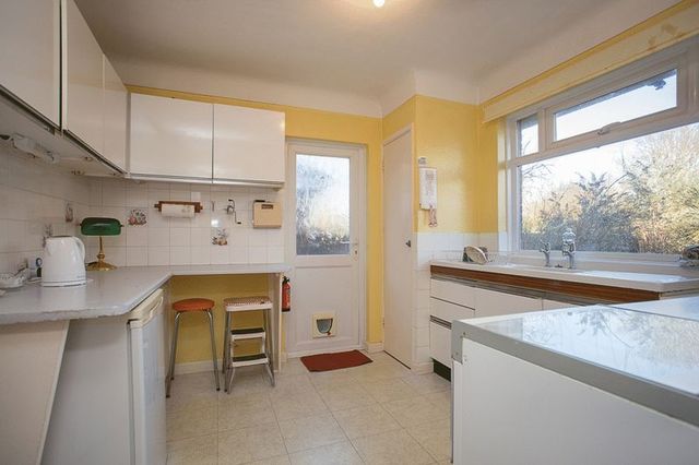  Image of 3 bedroom Detached house for sale in Nore Farm Avenue Emsworth PO10 at Nore Farm Avenue  Emsworth, PO10 7NA