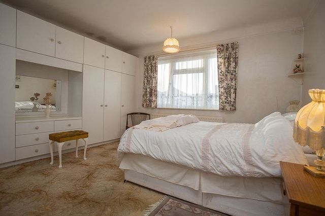  Image of 3 bedroom Detached house for sale in Nore Farm Avenue Emsworth PO10 at Nore Farm Avenue  Emsworth, PO10 7NA