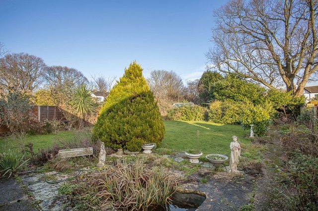  Image of 3 bedroom Detached house for sale in Nore Farm Avenue Emsworth PO10 at Nore Farm Avenue  Emsworth, PO10 7NA