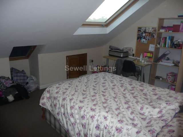  Image of 7 bedroom Terraced house to rent in Norris Road Earley Reading RG6 at Norris Road  Reading, RG6 1NJ