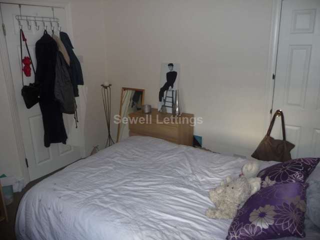  Image of 7 bedroom Terraced house to rent in Norris Road Earley Reading RG6 at Norris Road  Reading, RG6 1NJ