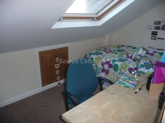  Image of 7 bedroom Terraced house to rent in Norris Road Earley Reading RG6 at Norris Road  Reading, RG6 1NJ