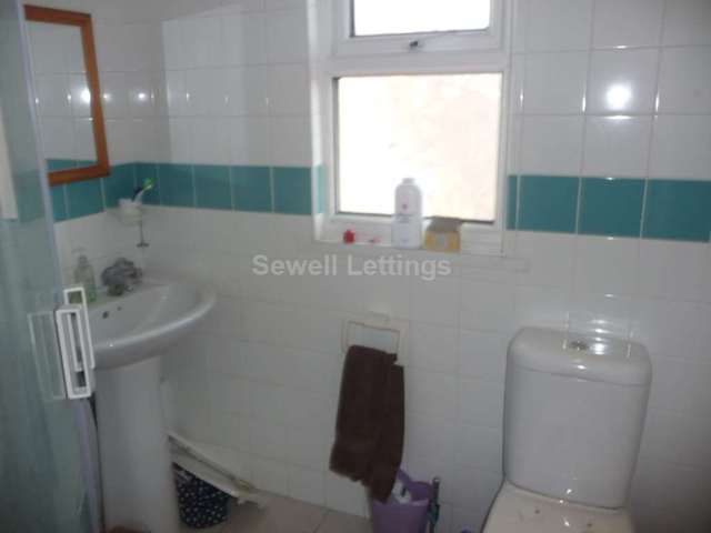  Image of 7 bedroom Terraced house to rent in Norris Road Earley Reading RG6 at Norris Road  Reading, RG6 1NJ