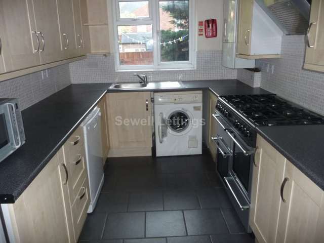  Image of 7 bedroom Terraced house to rent in Norris Road Earley Reading RG6 at Norris Road  Reading, RG6 1NJ