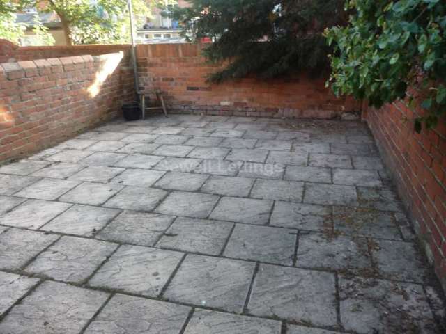  Image of 7 bedroom Terraced house to rent in Norris Road Earley Reading RG6 at Norris Road  Reading, RG6 1NJ