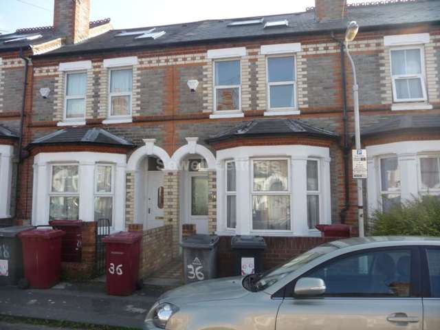  Image of 7 bedroom Terraced house to rent in Norris Road Earley Reading RG6 at Norris Road  Reading, RG6 1NJ