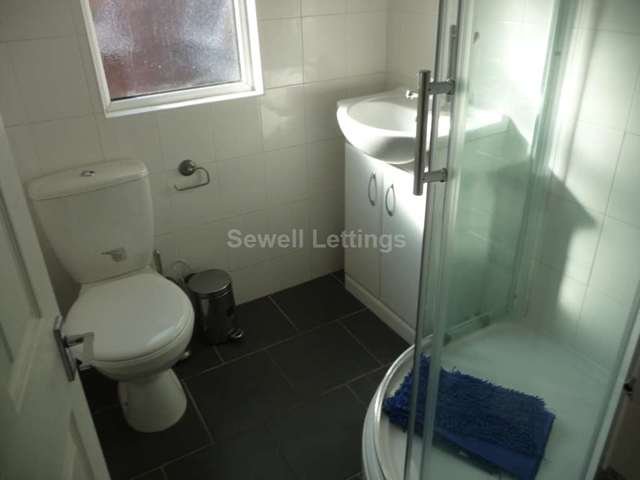  Image of 7 bedroom Terraced house to rent in Norris Road Earley Reading RG6 at Norris Road  Reading, RG6 1NJ