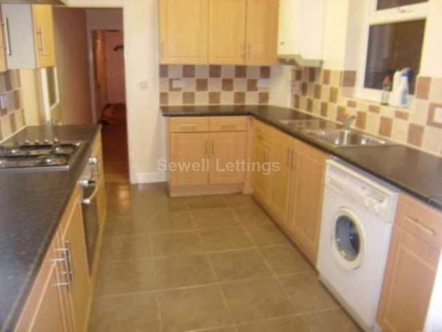  Image of 4 bedroom Detached house to rent in Norris Road Earley Reading RG6 at Norris Road  Reading, RG6 1NJ