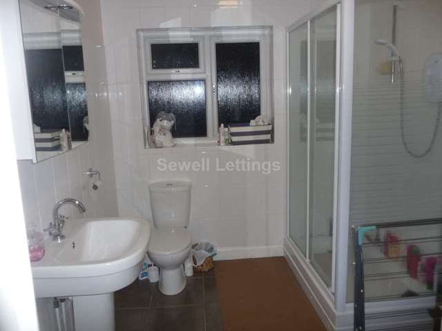  Image of 4 bedroom Detached house to rent in Norris Road Earley Reading RG6 at Norris Road  Reading, RG6 1NJ